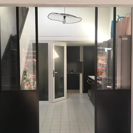 Du Charme Et Accés à La à Pieds *
