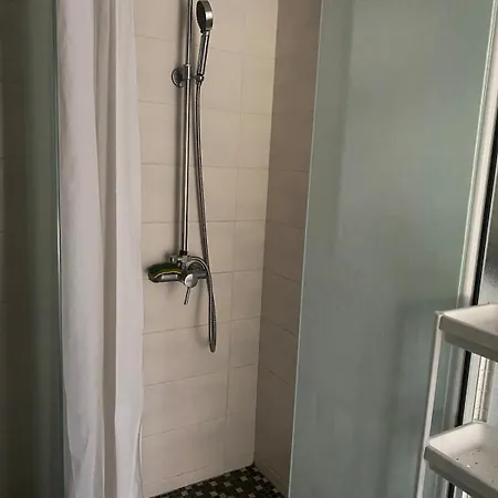 Du Charme Et Accés à La à Pieds Gruissan